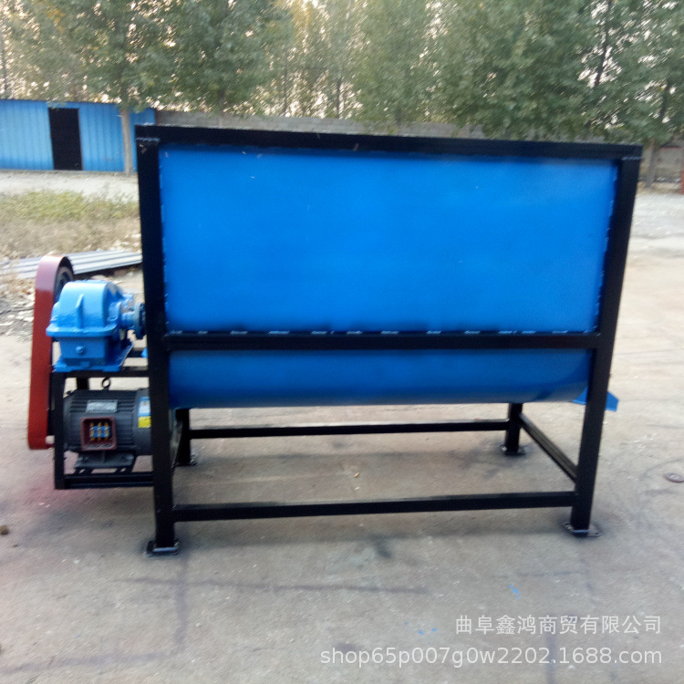 牛羊饲料搅拌机价格 300立方饲料混合搅拌机 养殖用草饲料搅拌机