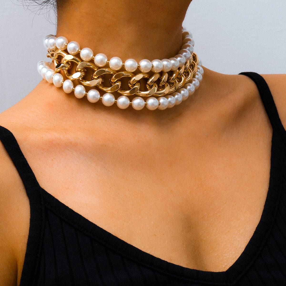 Creative Jewelry Fashion Exaggerated Imitation Pearl Multi-layer Necklace Simple Chain Wholesale Nihaojewelry display picture 4