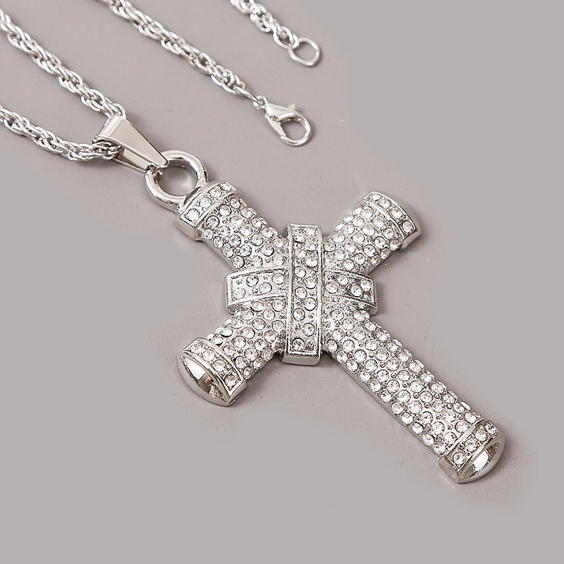 Hip Hop Creative Diamond Cross Necklace Long Exaggerated Pendant Jewelry Wholesale Nihaojewelry display picture 10