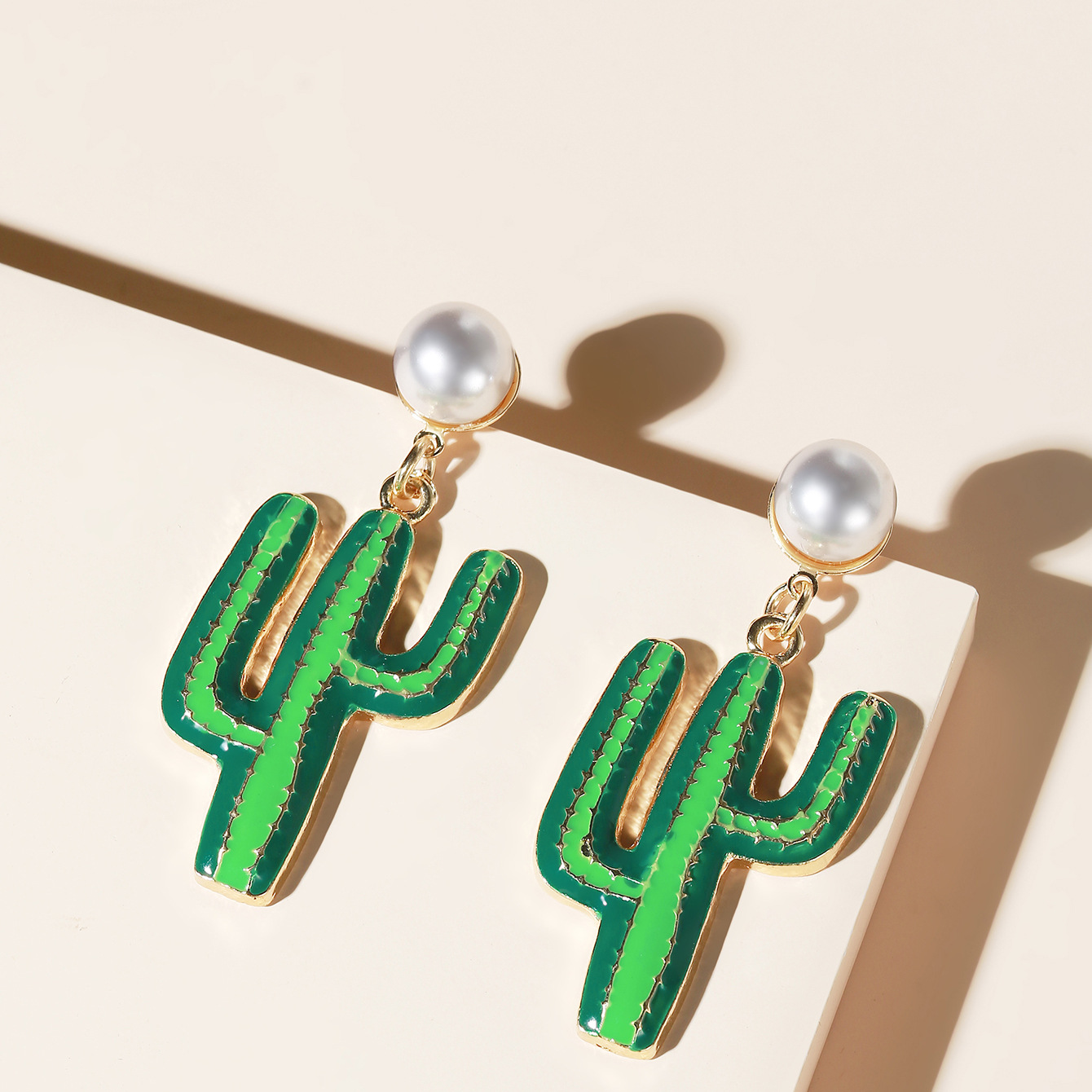 Korea Simple Forest Pearl Green Cactus Earrings Wholesale Nihaojewerly display picture 1