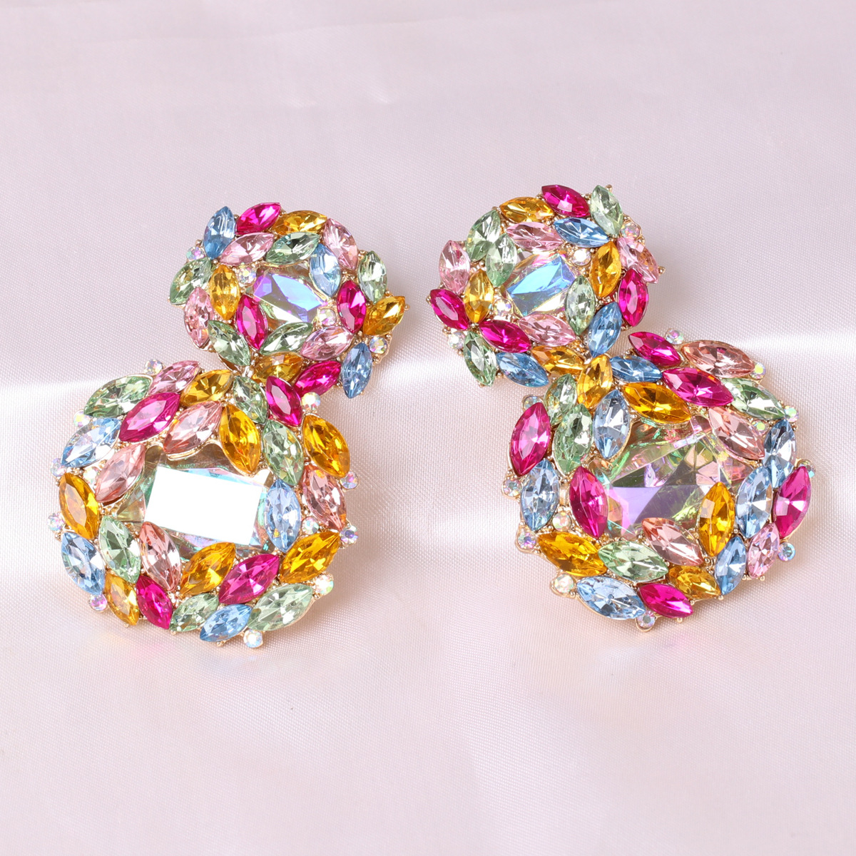 Geometric Metal Pendant Retro Handmade Fashion All-match Alloy Women's Earrings Jewelry display picture 2