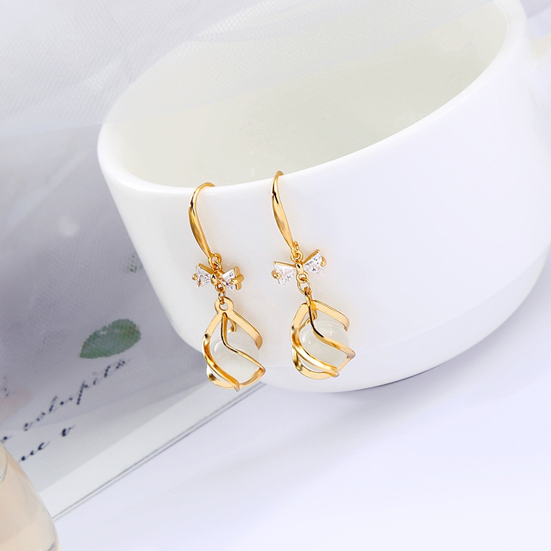 Boucles D&#39;oreilles En Alliage De Papillon Sauvage En Forme De C De Mode Opale Pour Femmes display picture 4