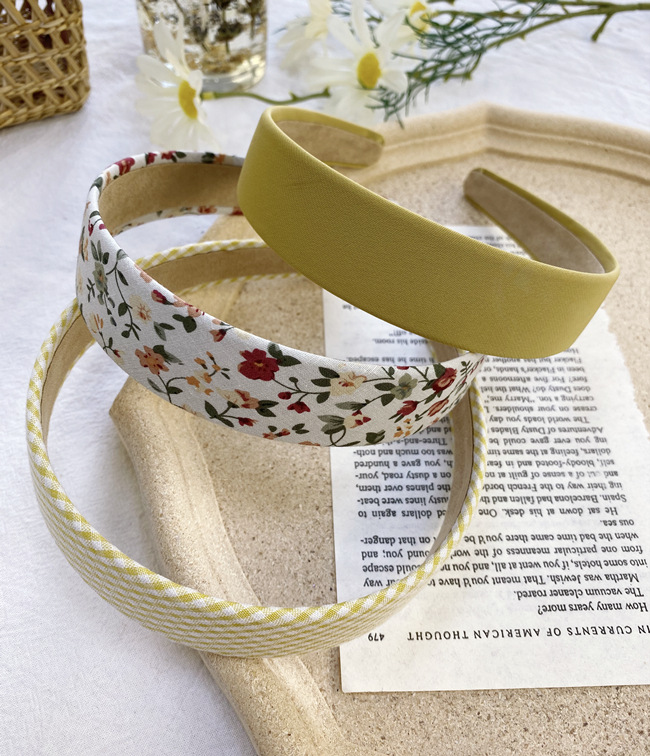 Retro Floral Plaid Hairband  South Korea Wild Fashion Pure Color Wash Face Wide-brimmed Headband Hair Cave Hair Accessories Hair Bundle Wholesale Nihaojewelry display picture 17