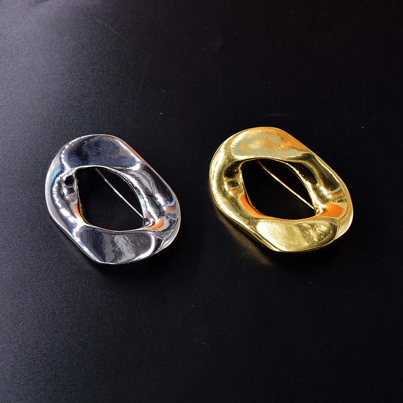 Geometric Smooth Irregular Brooch display picture 8