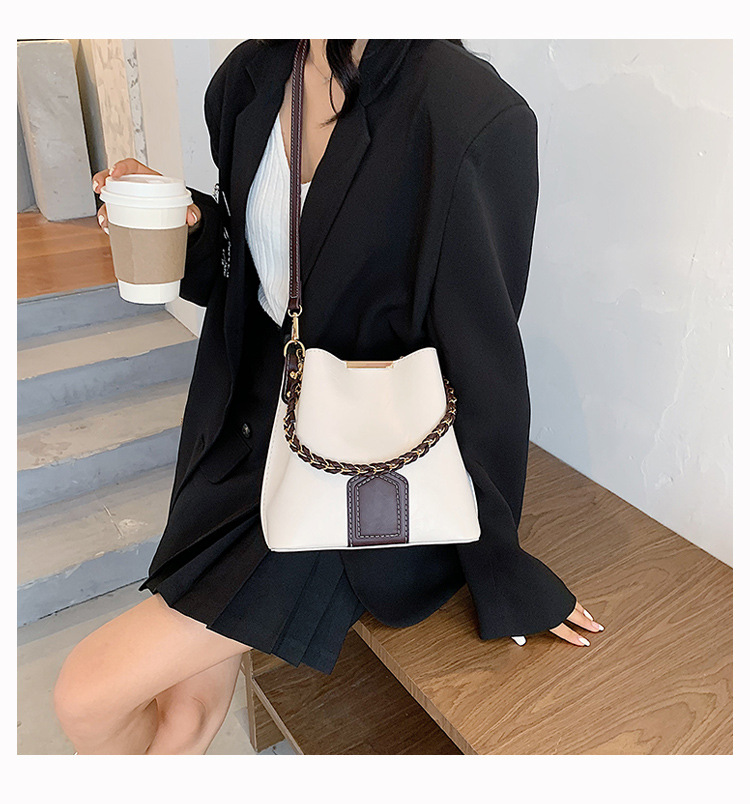حقيبة أزياء الخريف والشتاء الكورية 2020 عصرية جديدة ، حقيبة المرأة ذات الكتف الواحد ، حقيبة دلو بالغاز الأجنبي display picture 12