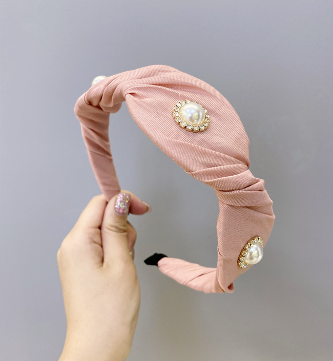 Korean Fashion Pearl Fold Headband Candy Solid Color Princess Fabric Diamond Wave Wide-brimmed Headband Wholesale Nihaojewelry display picture 11