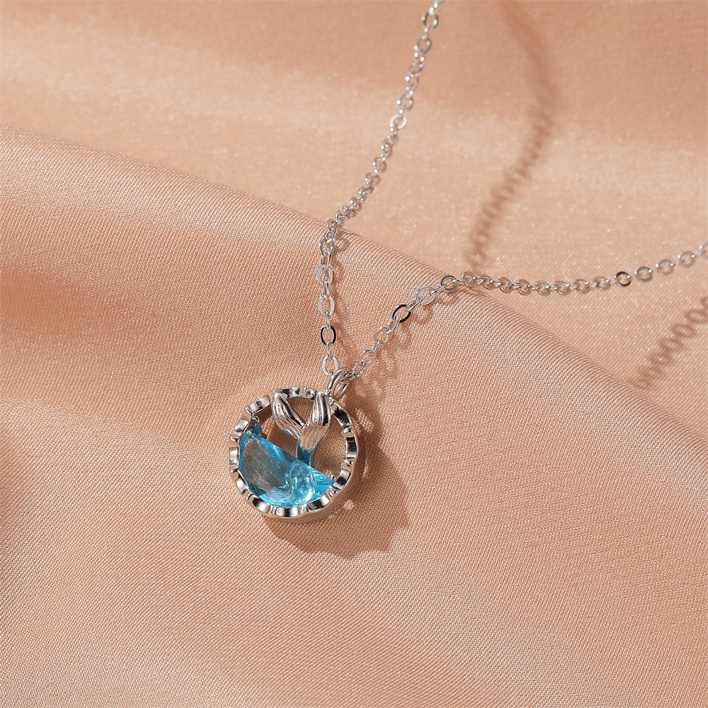 Nouveau Créatif Queue De Poisson Océan Bleu Cristal Pendentif Bleu Sirène Clavicule Chaîne Collier En Gros Nihaojewelry display picture 4