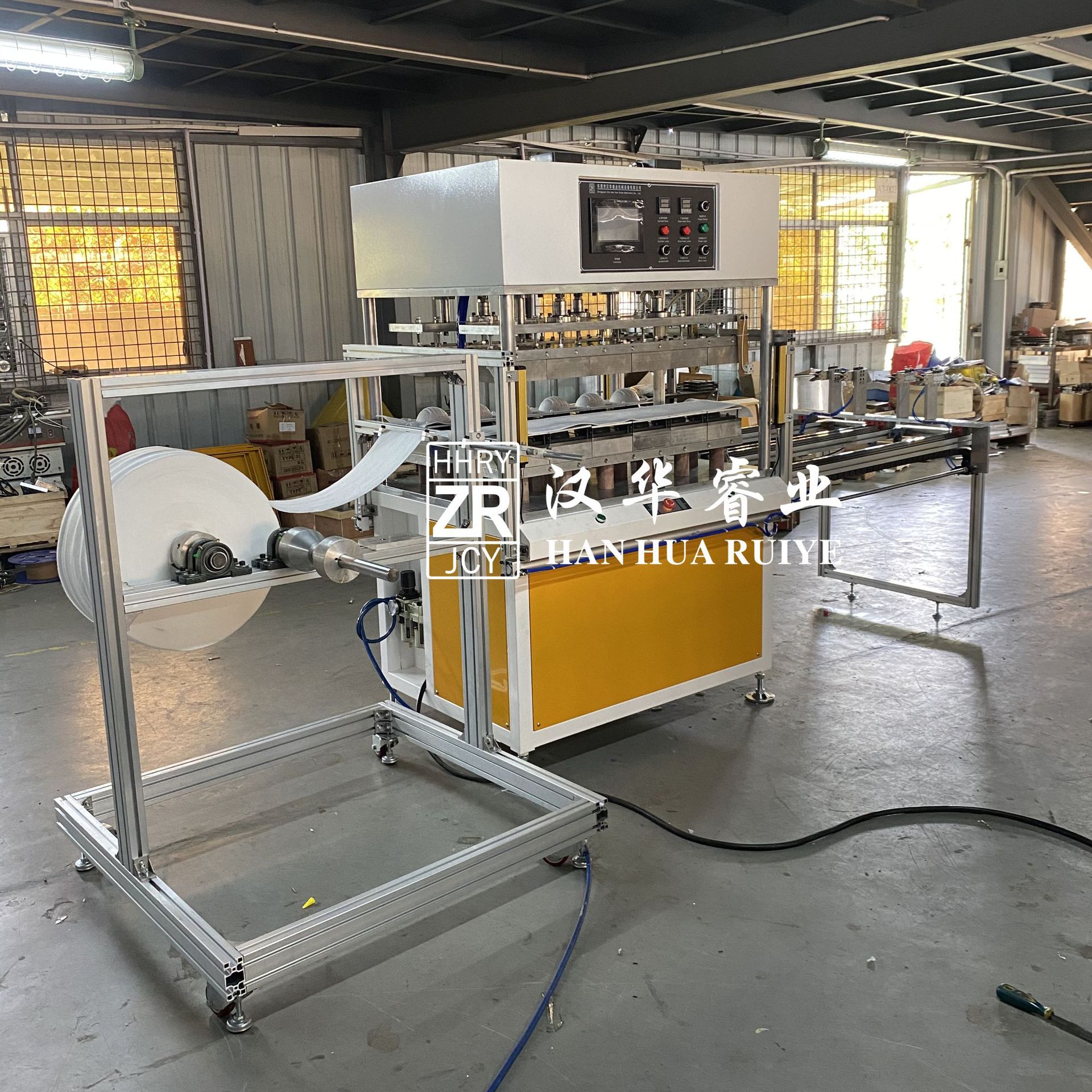 N95杯型口罩定型机设备 杯型口罩热压定型机 自动拉料现货供应