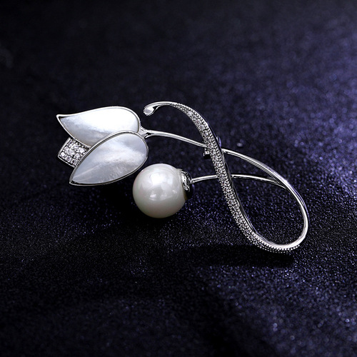 Korean fashionable and personalized high-end corsage for women, natural mother-of-pearl brooch for suit coat, versatile decorative tulip brooch