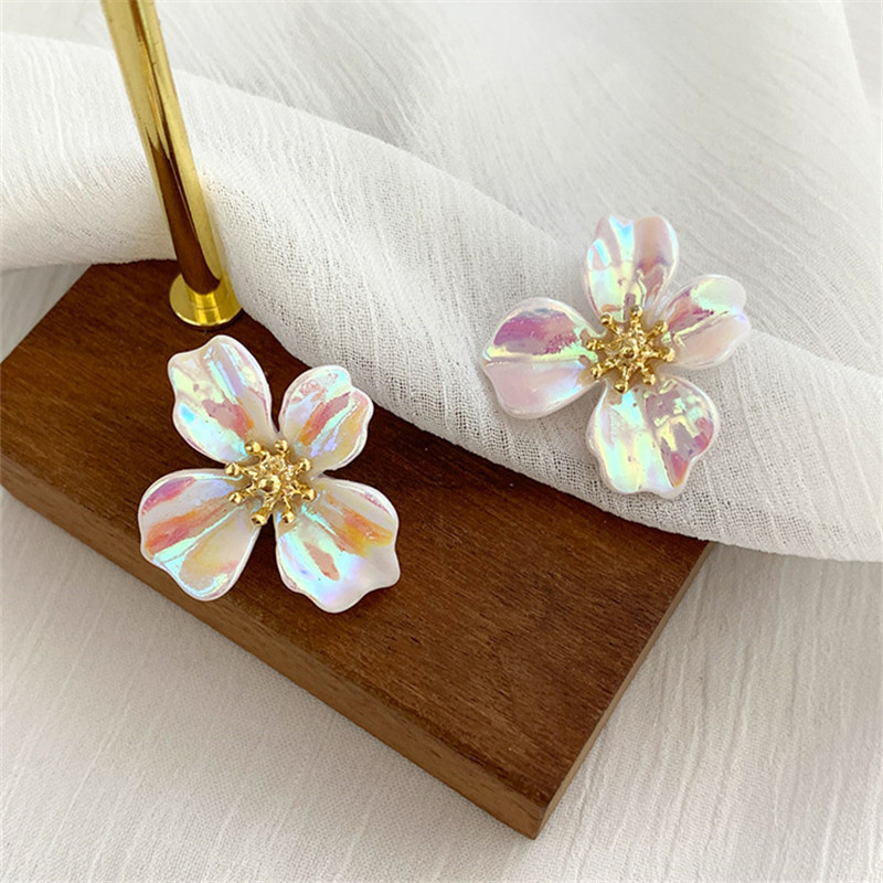Korean Colorful Flower Earrings New Simple Super Fairy Earrings Sweet Girl Earrings Wholesale Nihaojewelry display picture 8