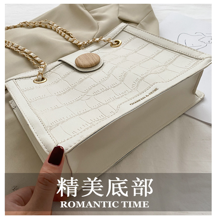 New  Trend Korean Fashion Chain Shoulder Wild Messenger Women's Small Square Bag display picture 26