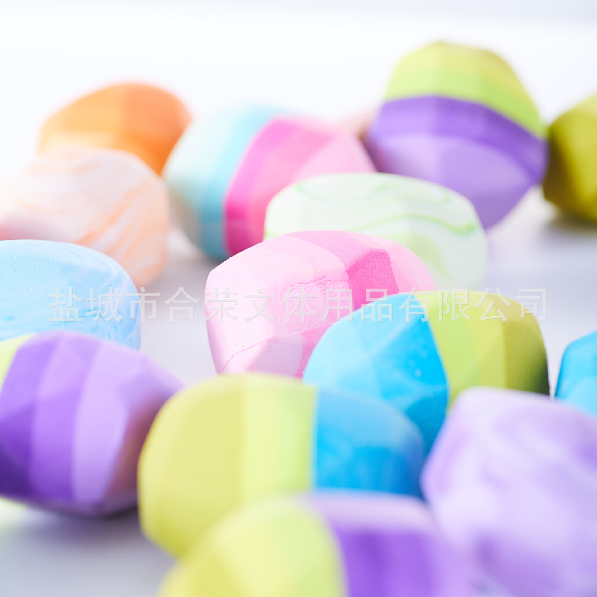 Cavar piedras de mármol coloridas piedras de guijarro serie de piedras de rayas fábrica de precios al por mayor