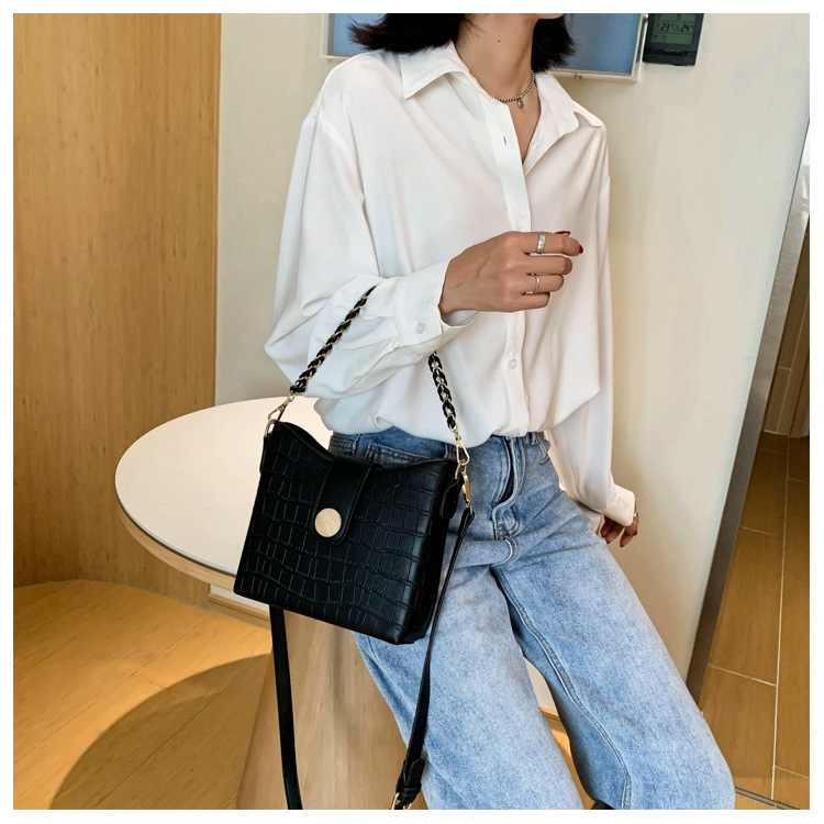 New Trendy Fashion One-shoulder Underarm Bag display picture 7