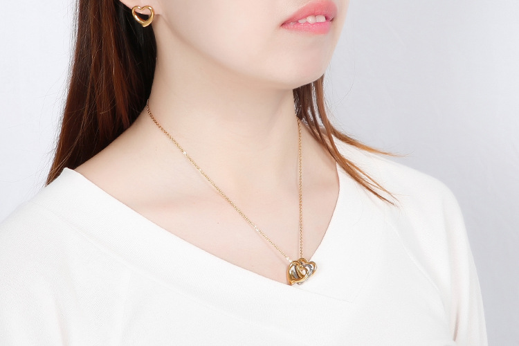 European and American new stainless steel heart-shaped peach heart necklace earrings jewelry set