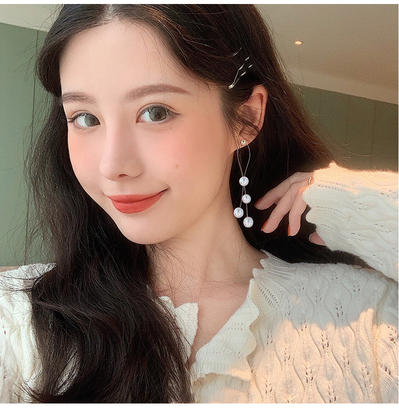 Temperament Long Tassel Pearl Earrings Female Korean Personality Fashion Wild Net Red Tide Earrings display picture 1