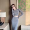 Long sleeved top， high waisted skirt， casual two-piece set