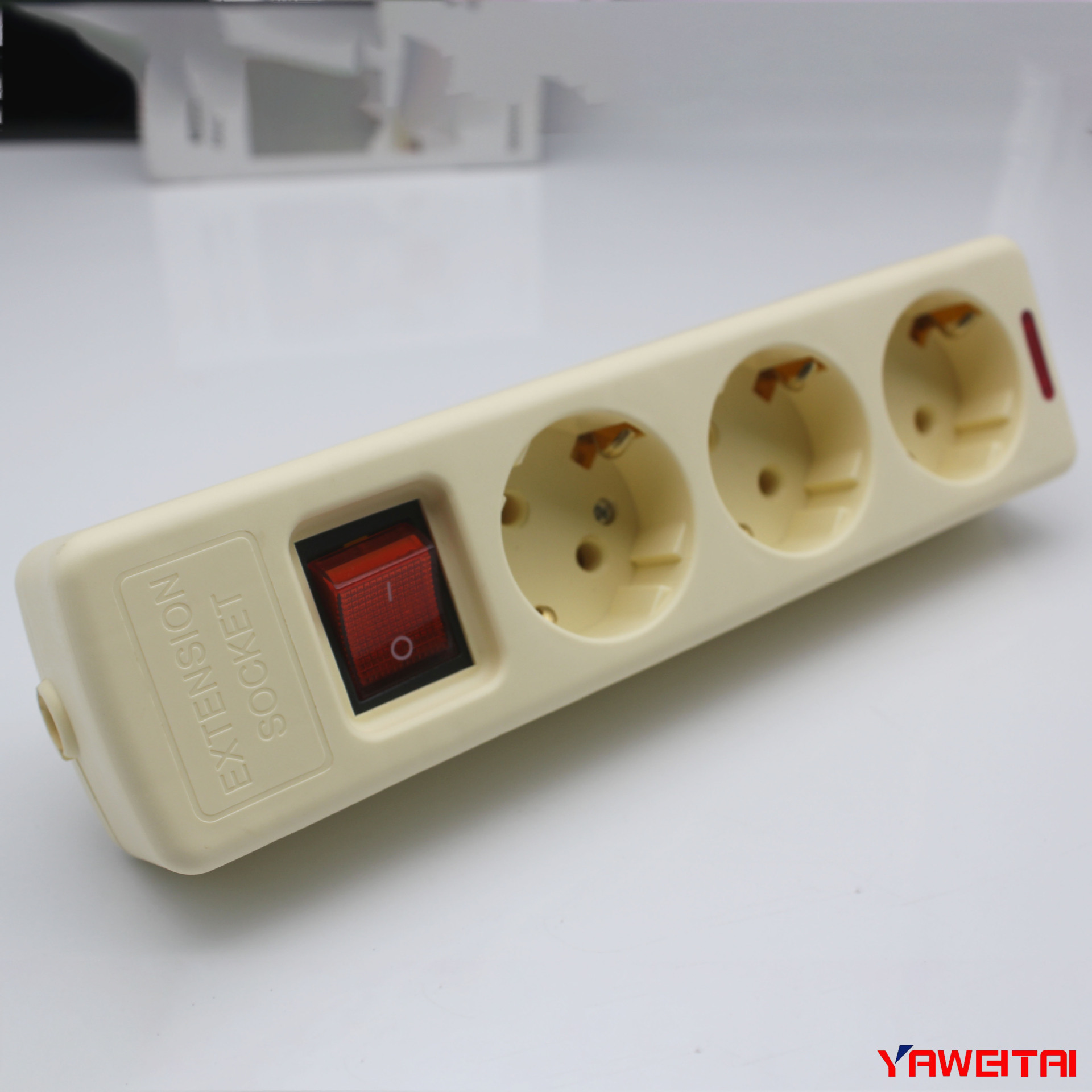 雅威欧式移动排插三位带开关带电线 印尼三位排插 三孔/三位排插
