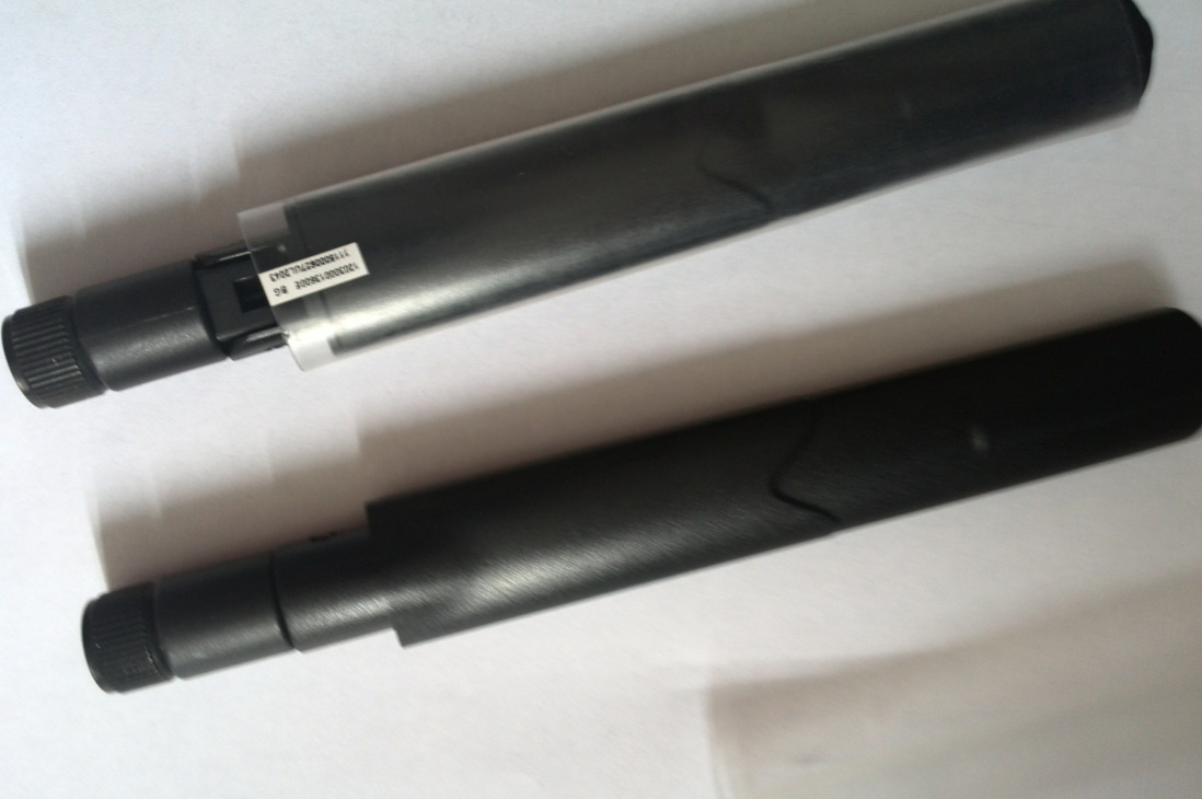 WIFAI天线6DB  内螺内孔  SMA接口