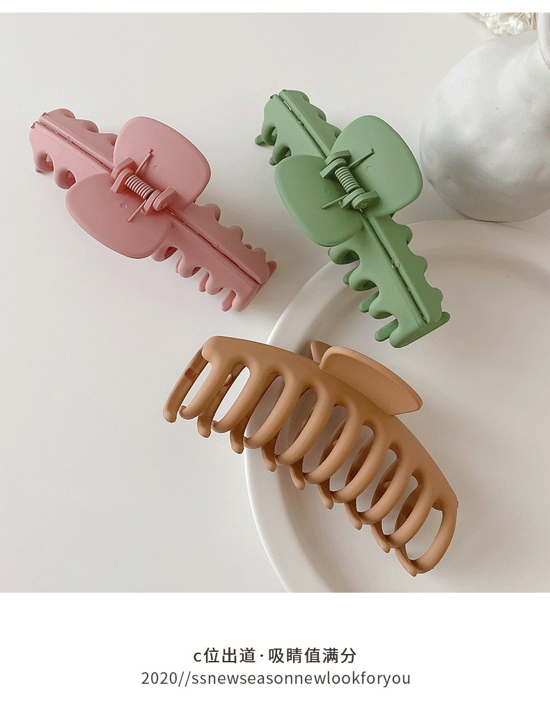 Korea Large Bathing Simple  Hair Clip  Wholesale display picture 5