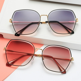 New fashion women's polygon Internet celebrity sunglasses trimming sunglasses TikTok trendy street shooting frameless glasses 6619