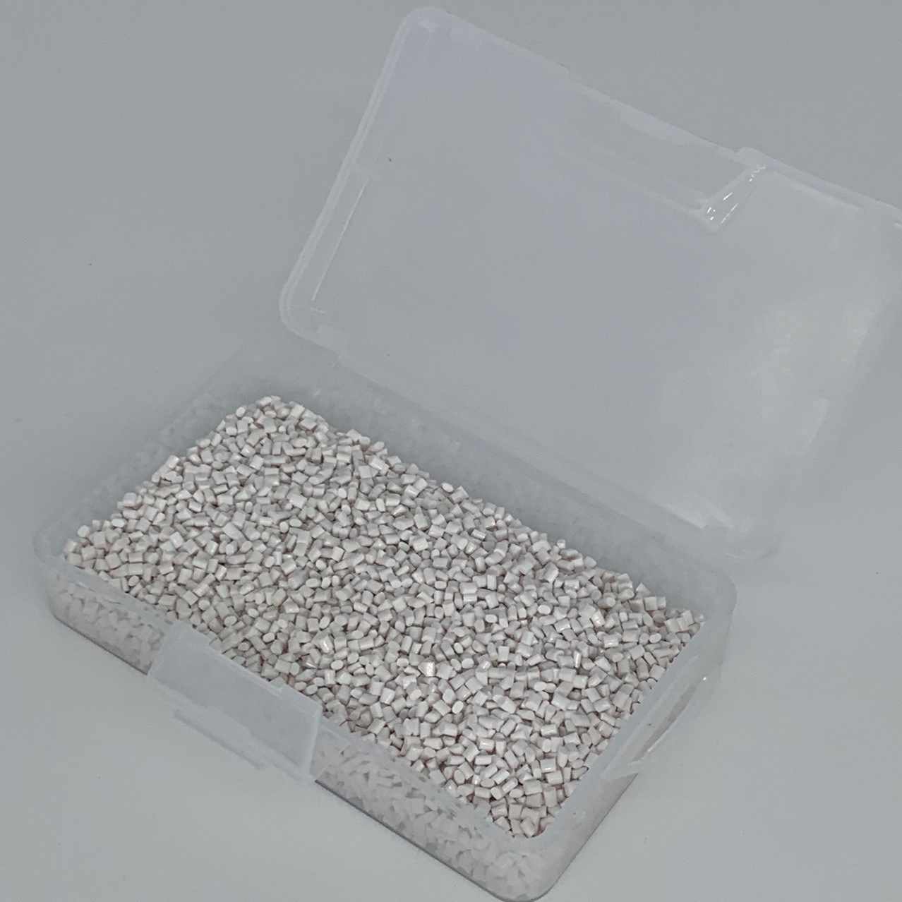 大量供应耐候耐黄变白色ABS染色抽粒料