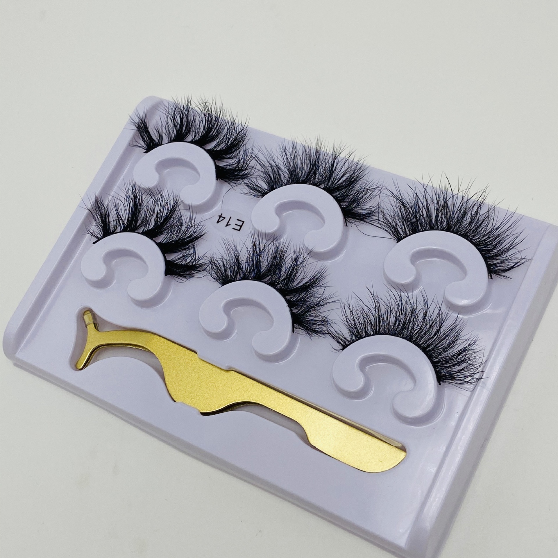 3 Pairs Of Three-dimensional Multi-layer Thickened False Eyelashes With Tweezers display picture 3