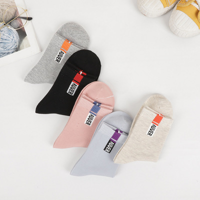新款日系潮袜批发女士秋冬季中筒纯棉袜子透气吸汗字母加厚款袜子