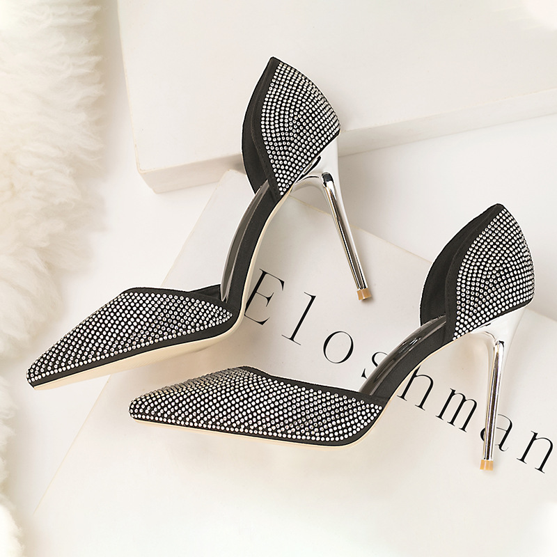 Chaussures à talons hauts super hauts élégantes et élégantes à bout peu profond et pointu avec strass brillants creux pour femmes_voghion.com