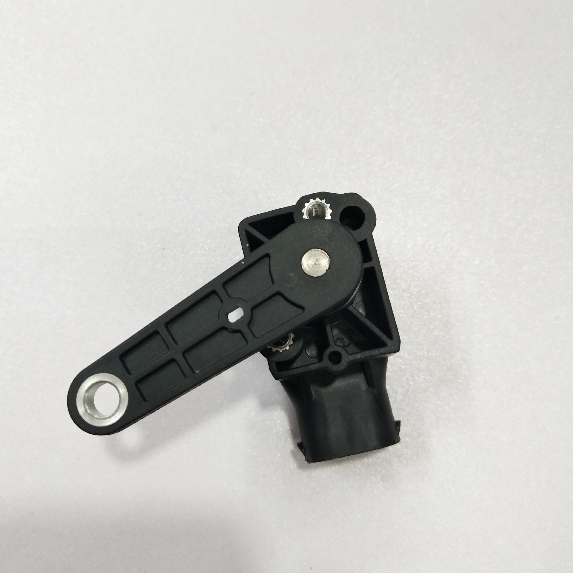 Suitable for the BMW X5 X3 Z4 E39 E46 E53 headlight liquid level sensor 37146784697