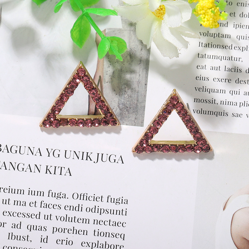 Creative Triangle Geometric Earrings New Temperament Earrings Simple Trendy Earrings Wholesale Nihaojewelry display picture 7