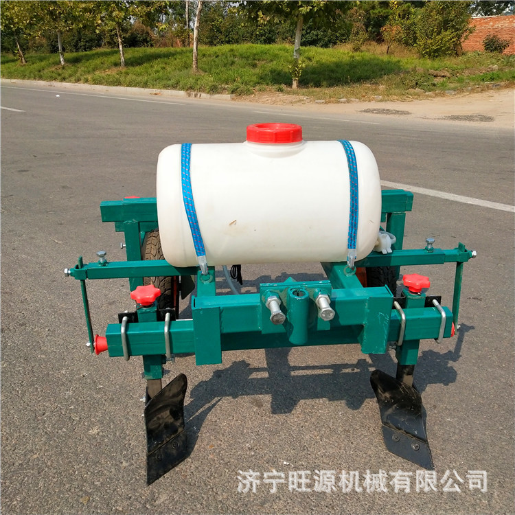 手扶车带的打药覆膜机 多功能施肥覆膜一体机 四轮带打药覆膜机