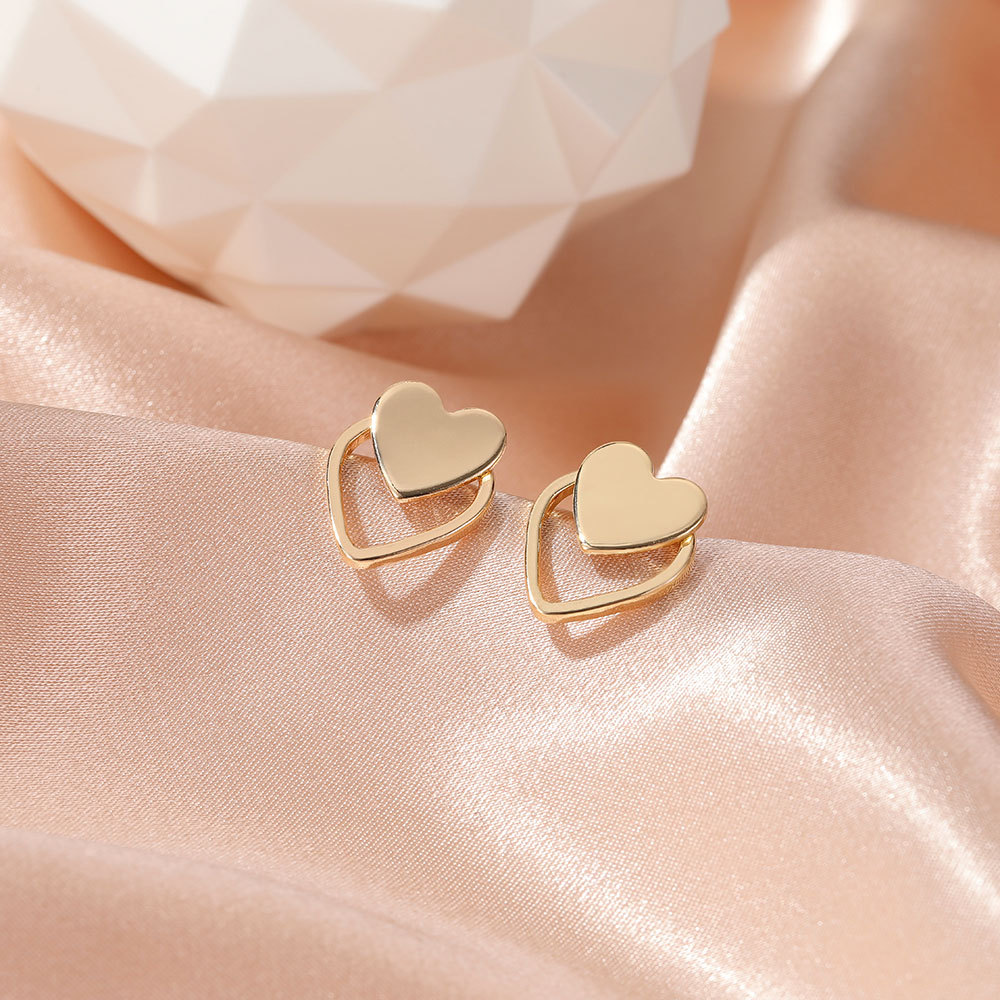 Simple Style Heart Plating Alloy No Inlaid Earrings Ear Studs display picture 5