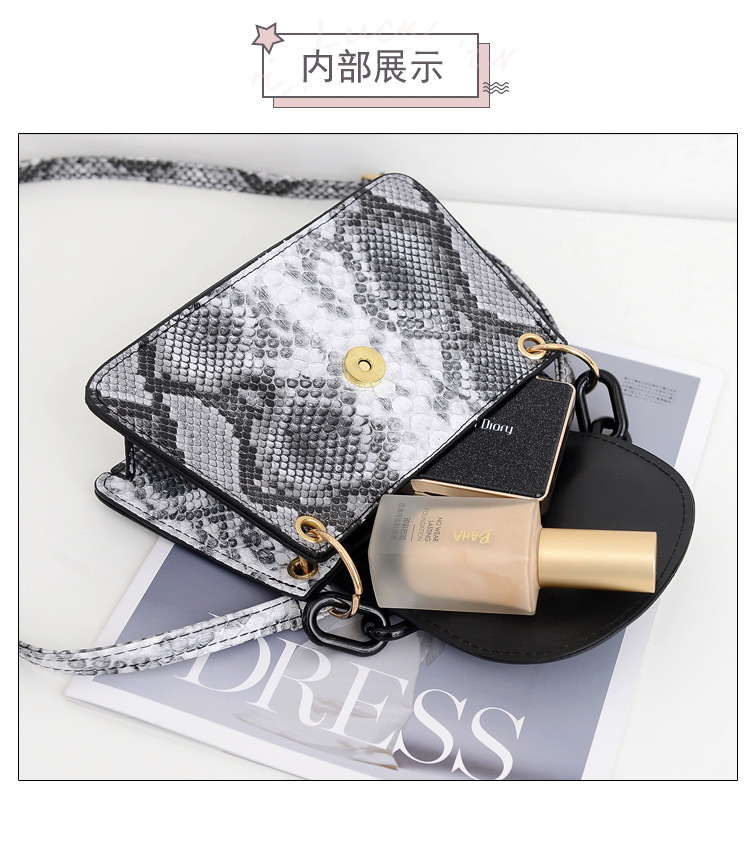 Simple Wild  New Trendy Fashion Popular  Messenger Bag display picture 6