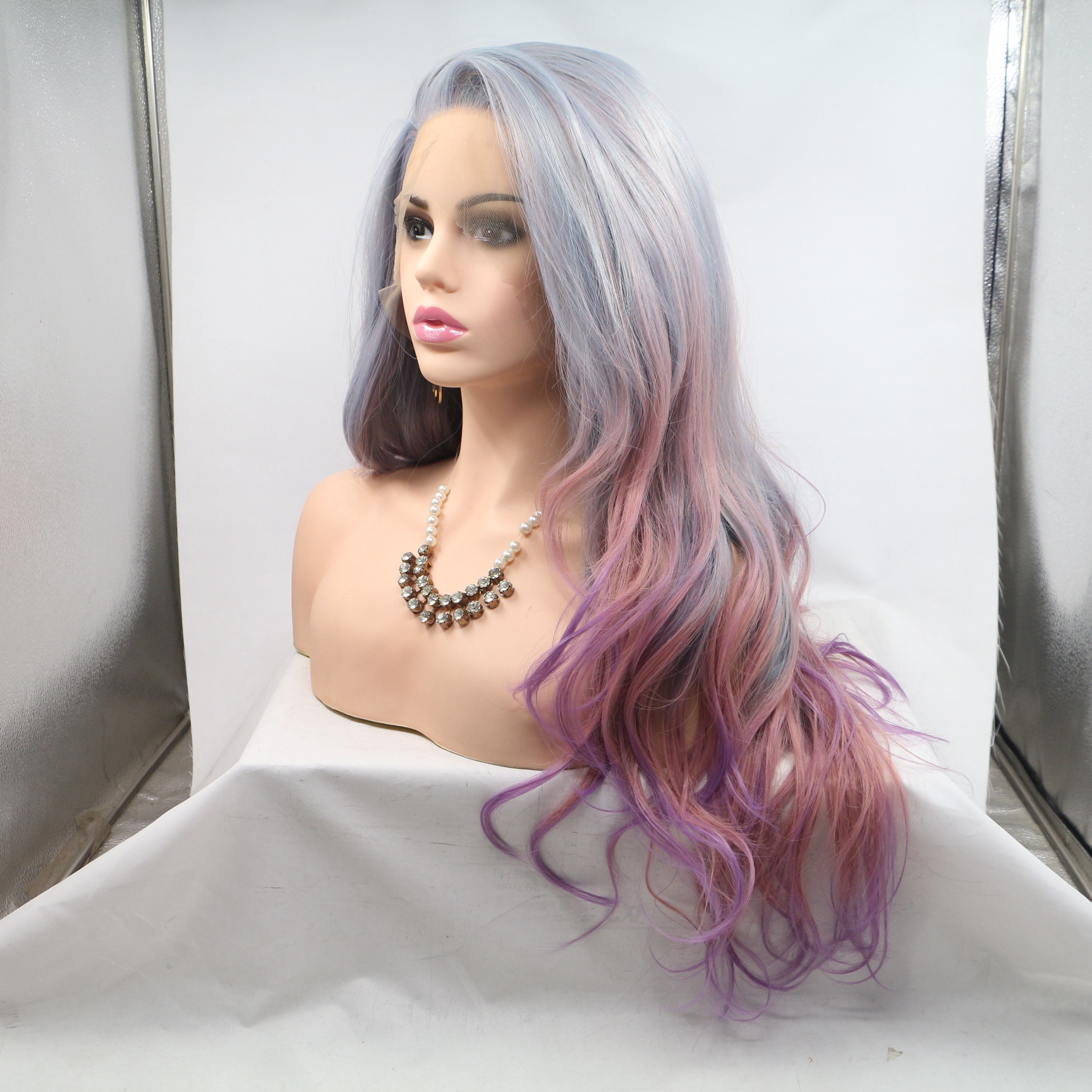 Comercio exterior moda europea y americana peluca de fibra química mujer gris gradiente púrpura pelo largo rizado filamento alta temperatura tocado de seda al por mayor