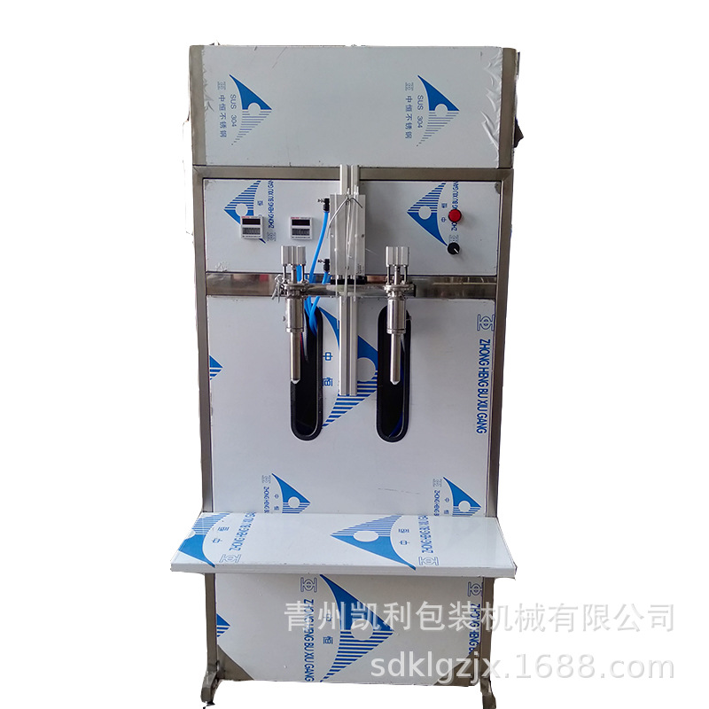 半自动液体灌装机专业灌装玻璃水、防冻液 口服液灌装机一台起批