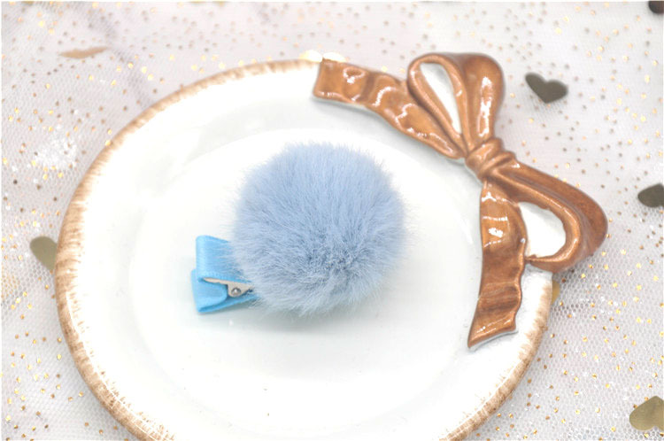 Fashion Solid Color Cloth Pom Poms Hair Clip 1 Piece display picture 7
