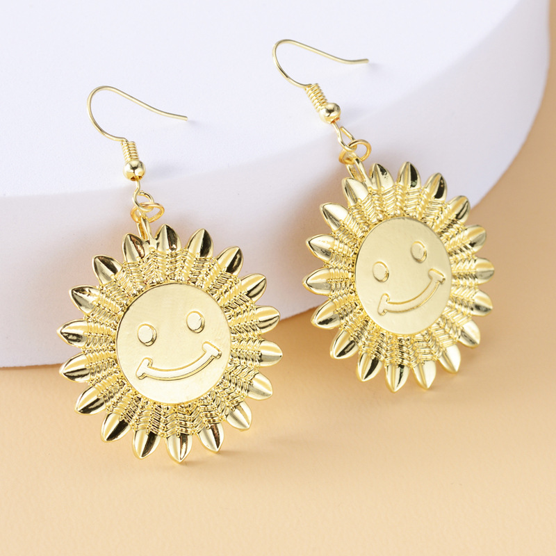 Exaggerated Earrings New Bohemian Earrings Ladies Sun Flower Smiley Face Earrings Wholesale Nihaojewelry display picture 4