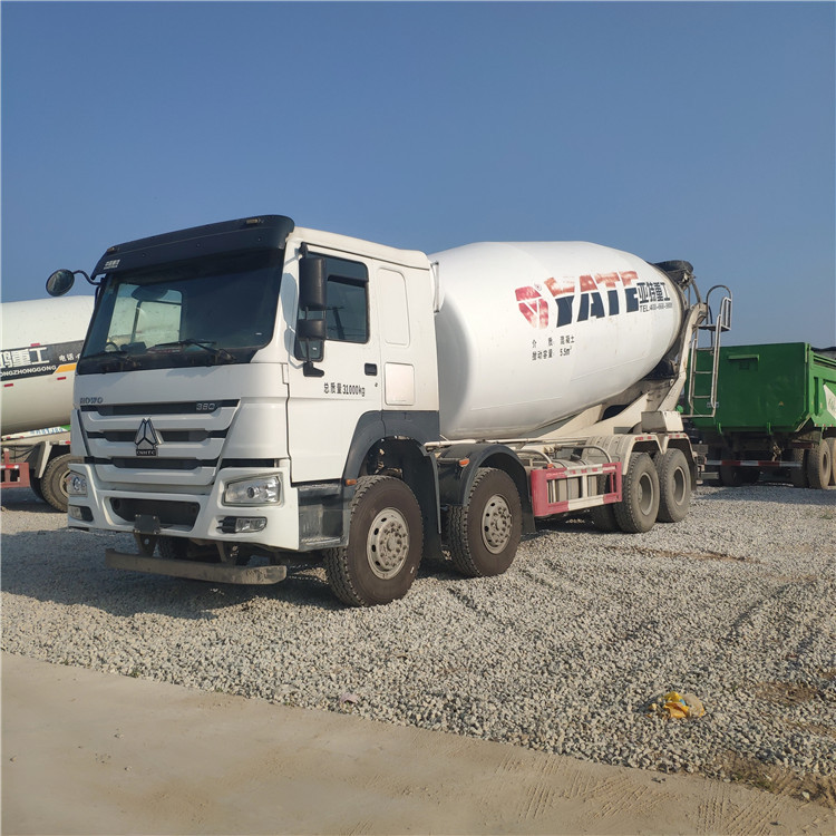 Бетоносмеситель Sinotruk HOWO (6x4), 20-22 м³