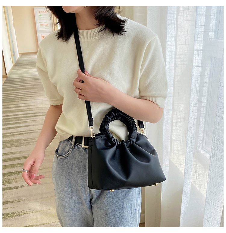 Women's Medium Pu Leather Solid Color Elegant Classic Style Bucket Open Shoulder Bag Handbag Crossbody Bag display picture 4