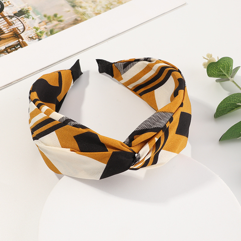 Korean New Floral Cross Fabric Simple Wide-sided Knotted Non-slip Headband display picture 5