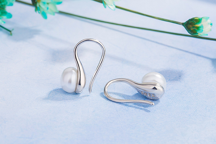 Korean Version New Trendy Temperament Pearl Earrings Simple Wild Earrings Jewelry display picture 5
