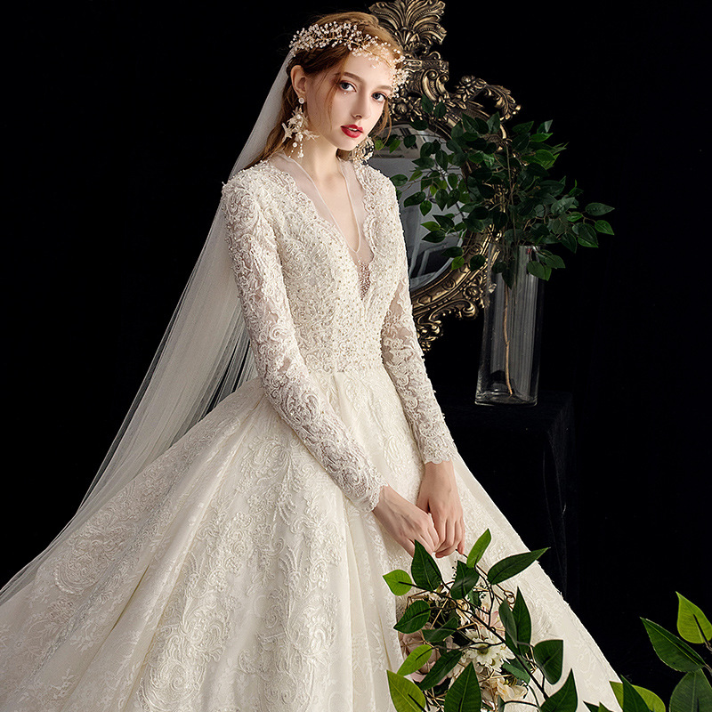 Lace wedding dress