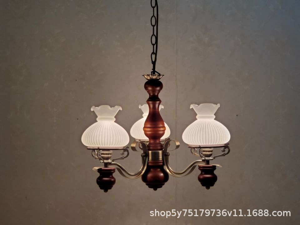 European British Country Restaurant Simple Solid Wood Retro Italian Style Accessible Luxury Homestay Club Old Shanghai Chandelier