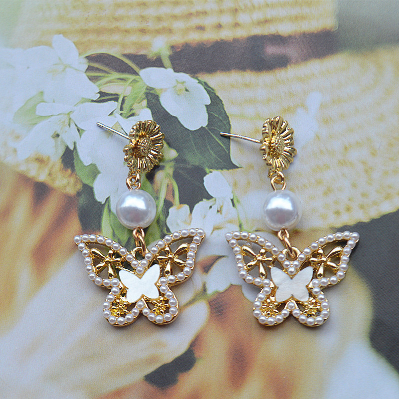 10g Weight Artificial Gemstones Inlay Material Earrings Classification Housewarming, Anniversary, Business, Wedding, Travel, Birthday, Festival Occasion Alloy Material Butterfly Pattern Women'S Gender Fashion Style S925 Silver Needle Butterfly Sweet Pearl Earrings 3