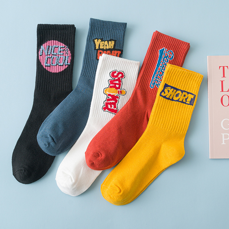 Wholesale men's and women's neutral mid-tube socks spring and autumn letters tide socks stall supply mid-tube socks
