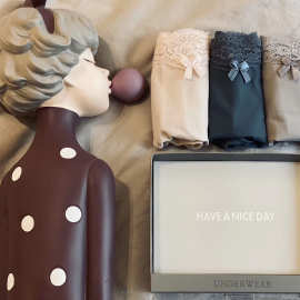 西班牙O家3条组女士蕾丝内裤 弹性包裹力非常强无缝中腰低裆