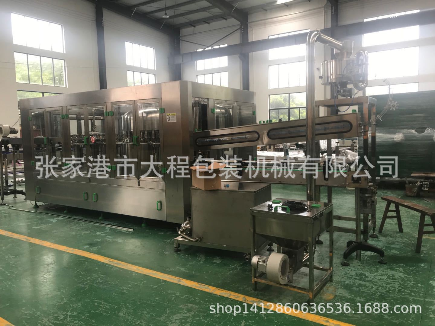 瓶装矿泉水灌装机 全自动三合一瓶装水灌装 液体酒精包装机