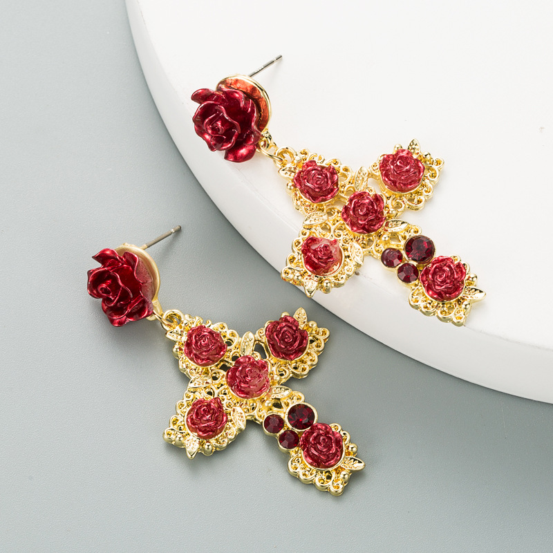 S925 Argent Aiguille Rétro Croix Alliage Incrusté De Strass Rose Boucles D&#39;oreilles display picture 3