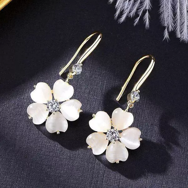 E945 flower earrings
