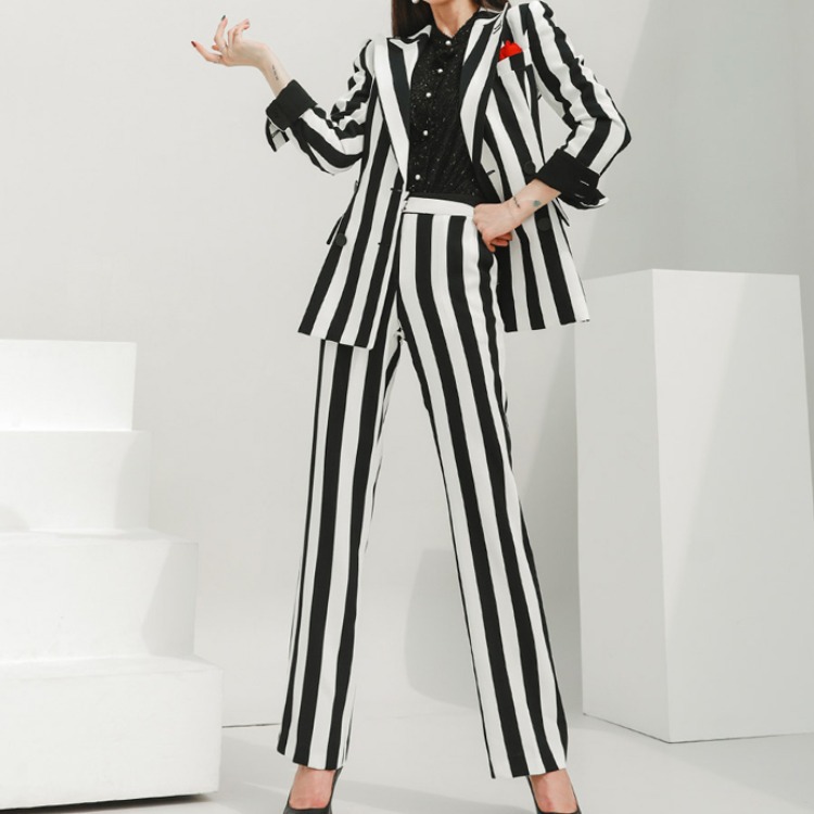 Cross border 2020 Autumn Korean Edition temperament Self cultivation Double-breasted suit coat fashion stripe Occupation Panties suit